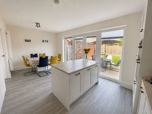Kitchen_88VV- click for photo gallery